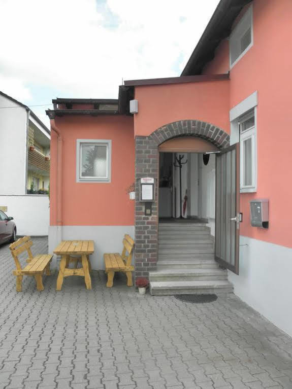 Pension Holzgarten Regensburg Dış mekan fotoğraf